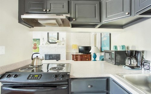 Wakefield Cottage by Lucky Savannah - image 11