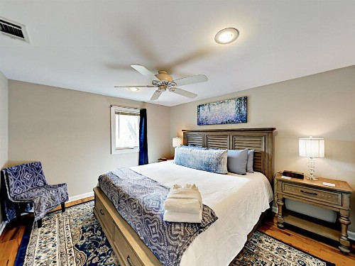 New Listing! 3 Charming Units 2 Blocks To Park Duplex - image 6
