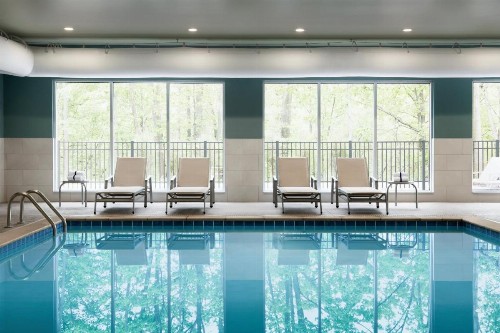Holiday Inn Express & Suites - Savannah W - Chatham Parkway an IHG Hotel - image 6