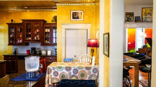 The Isetta Inn - image 4
