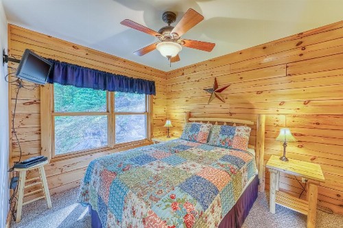 Contemporary ADK 5 Bedroom Chalet on Schroon - image 4