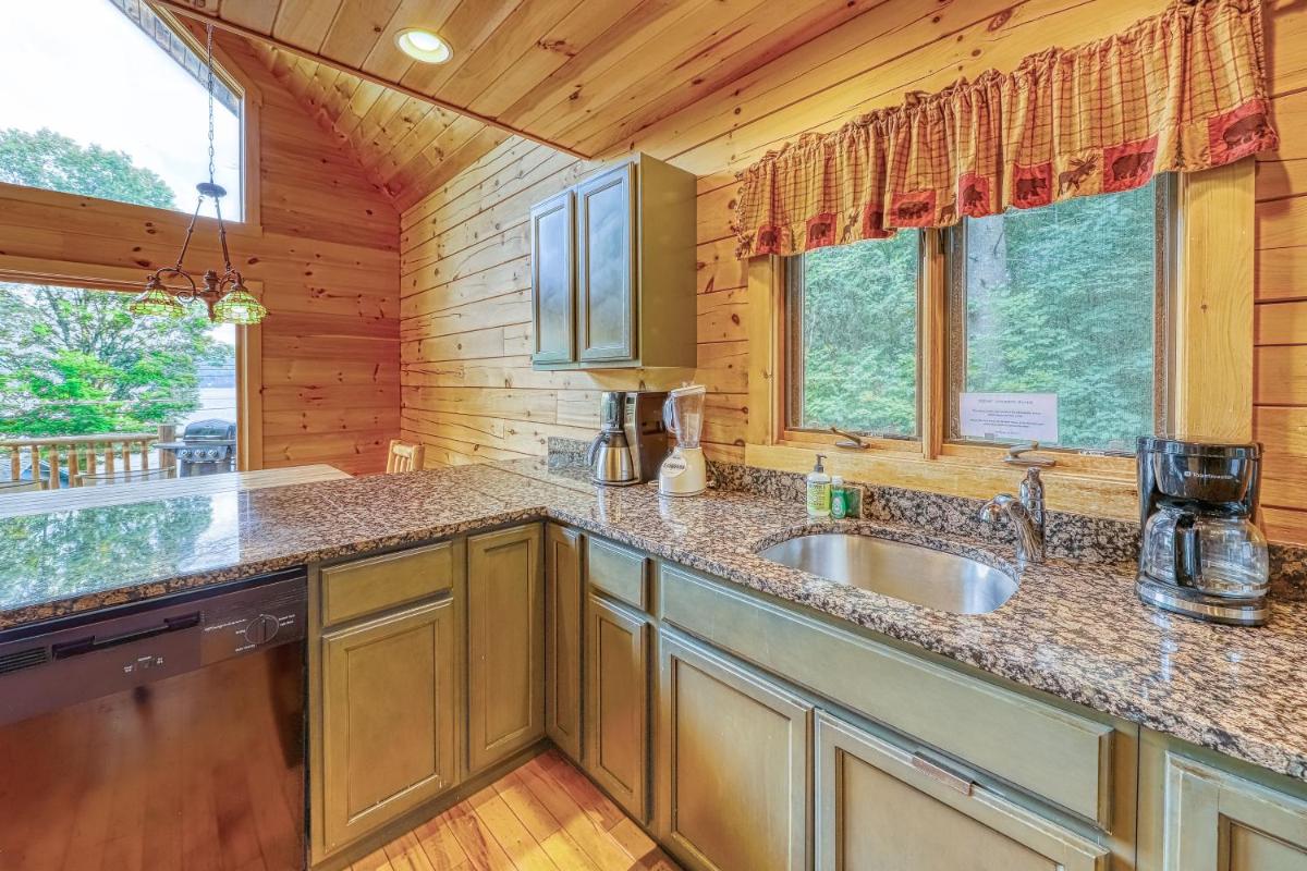 Contemporary ADK 5 Bedroom Chalet on Schroon - image 5
