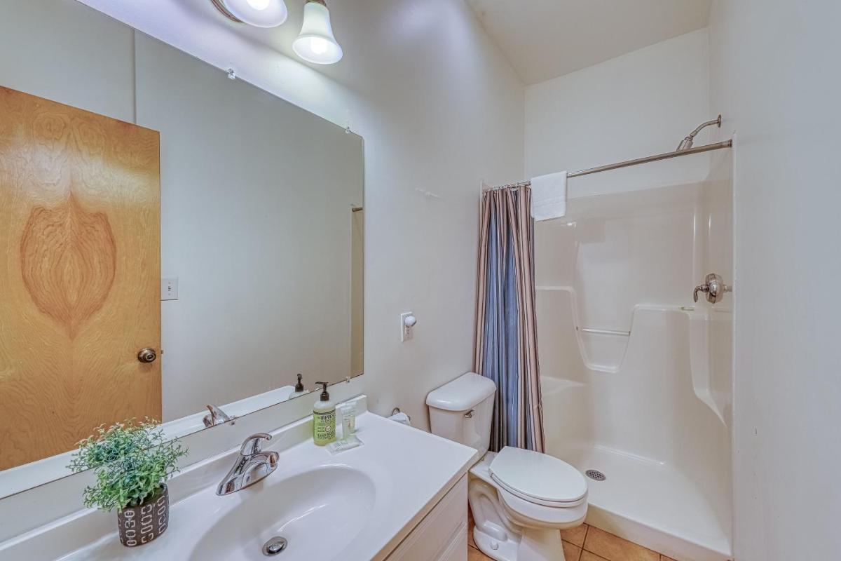 Contemporary ADK 5 Bedroom Chalet on Schroon - image 6