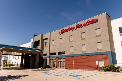Hampton Inn & Suites Scottsbluff - image 1