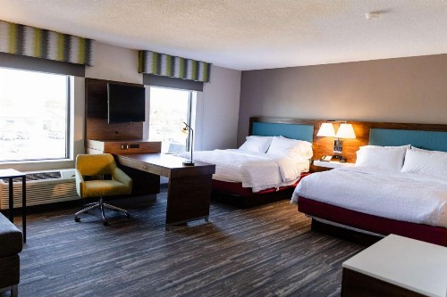Hampton Inn & Suites Scottsbluff - image 11