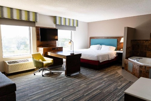 Hampton Inn & Suites Scottsbluff - image 25