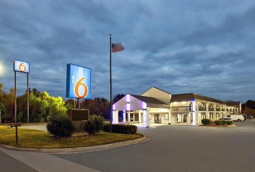 Motel 6 Scottsboro AL Hwy 72 - image 1