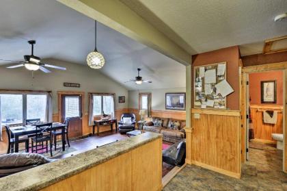Pet-Friendly Cabin - Guntersville Lake Less Than 2 Miles! - image 3