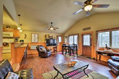 Pet-Friendly Cabin - Guntersville Lake Less Than 2 Miles! - image 4