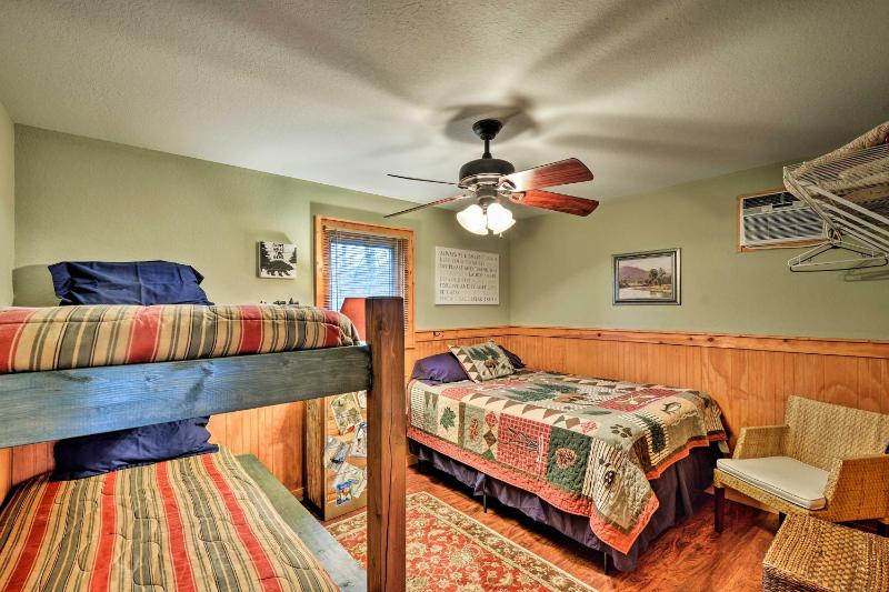 Pet-Friendly Cabin - Guntersville Lake Less Than 2 Miles! - image 5