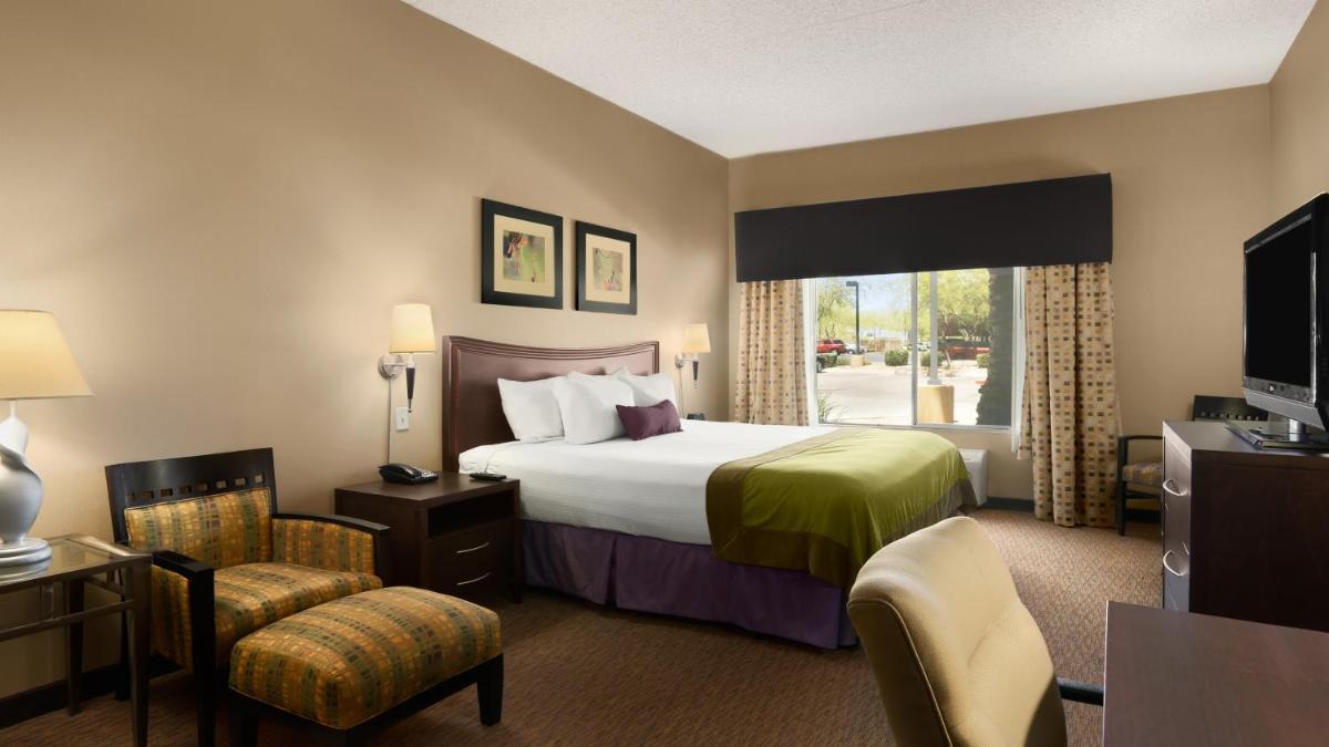 Holiday Inn Scottsdale North- Airpark an IHG Hotel - image 2