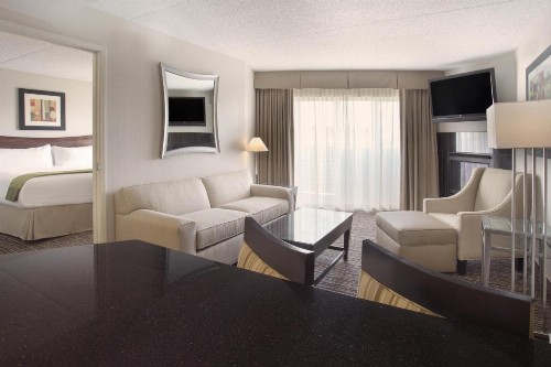 Holiday Inn Scottsdale North- Airpark an IHG Hotel - image 20
