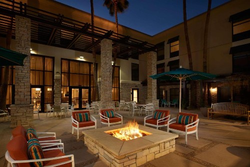 Hampton Inn & Suites Scottsdale On Shea Blvd - image 2