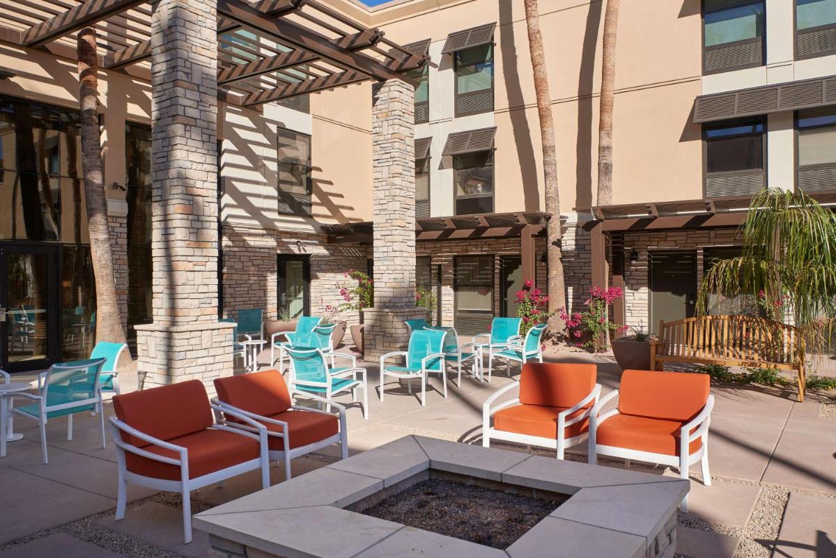 Hampton Inn & Suites Scottsdale On Shea Blvd - image 4