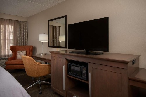 Hampton Inn & Suites Phoenix/Scottsdale - image 16