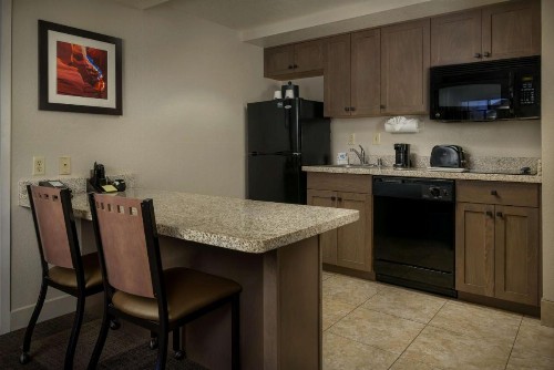 Hampton Inn & Suites Phoenix/Scottsdale - image 38