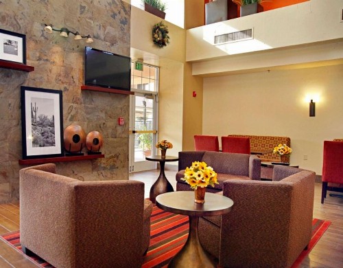 Hampton Inn & Suites Phoenix/Scottsdale - image 4