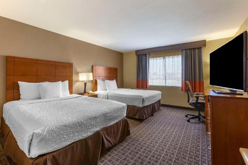 Best Western Plus Scottsdale Thunderbird Suites - image 13