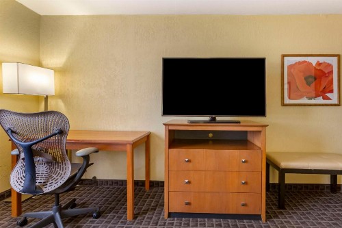 Best Western Plus Scottsdale Thunderbird Suites - image 15