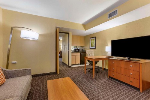 Best Western Plus Scottsdale Thunderbird Suites - image 24