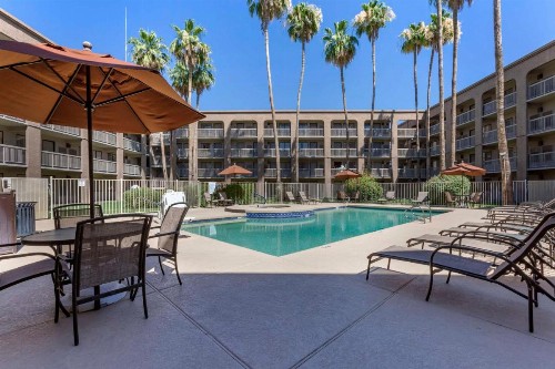 Best Western Plus Scottsdale Thunderbird Suites - image 28