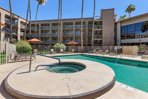 Best Western Plus Scottsdale Thunderbird Suites - image 35