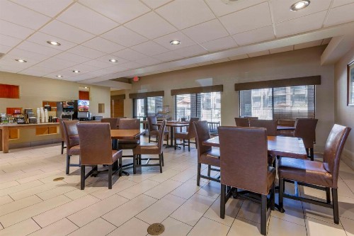 Best Western Plus Scottsdale Thunderbird Suites - image 5