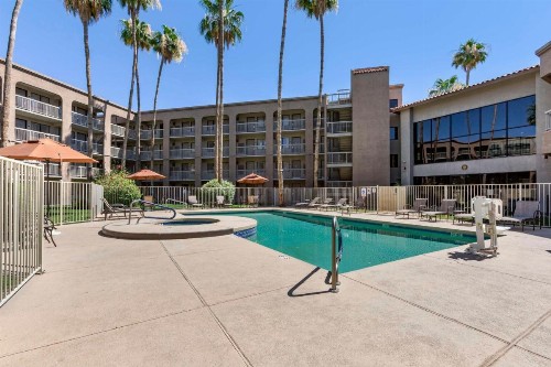 Best Western Plus Scottsdale Thunderbird Suites - image 6