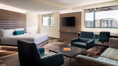 Aloft Scottsdale - image 3