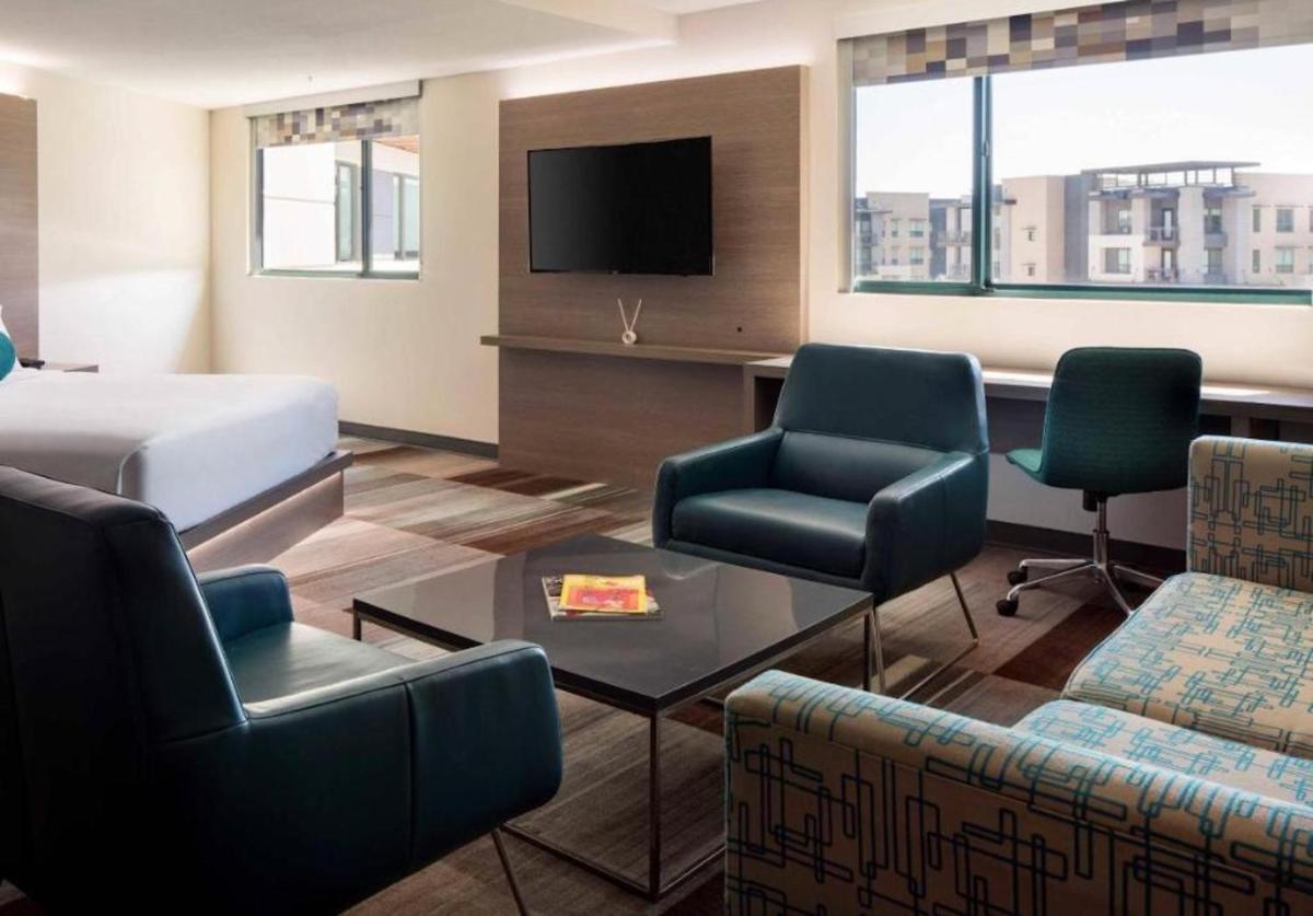 Aloft Scottsdale - image 6