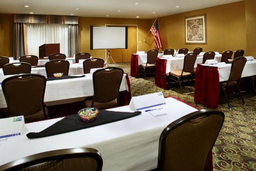 Holiday Inn Express Hotel & Suites Scottsdale - Old Town an IHG Hotel - image 8