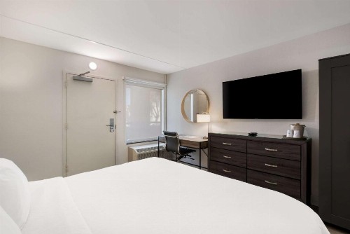 SureStay Plus Hotel by Best Western Scottsdale North - image 19