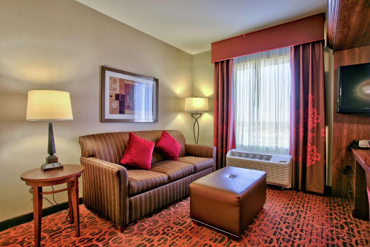 Hampton Inn & Suites Scottsdale Riverwalk - image 2