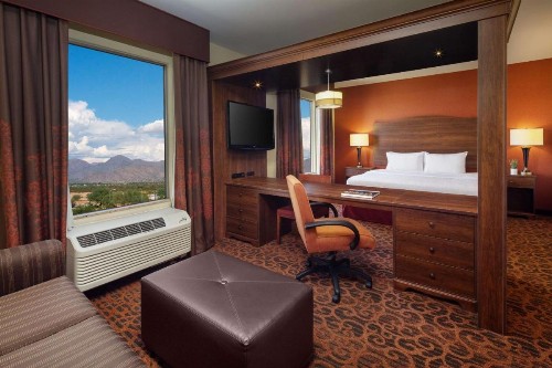 Hampton Inn & Suites Scottsdale Riverwalk - image 21