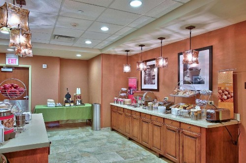 Hampton Inn & Suites Scottsdale Riverwalk - image 27
