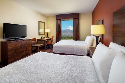 Hampton Inn & Suites Scottsdale Riverwalk - image 4