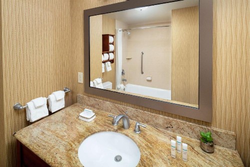 Hampton Inn & Suites Scottsdale Riverwalk - image 40