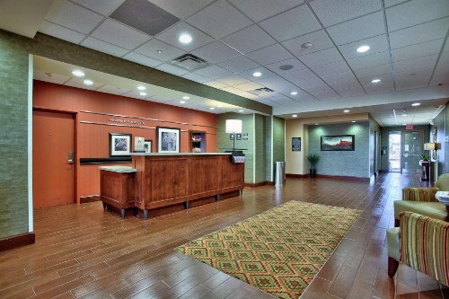 Hampton Inn & Suites Scottsdale Riverwalk - image 8