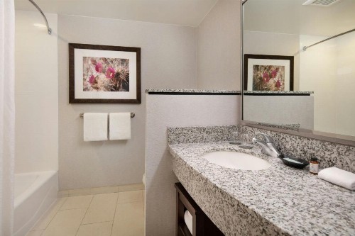 Courtyard by Marriott Scottsdale Salt River - image 31
