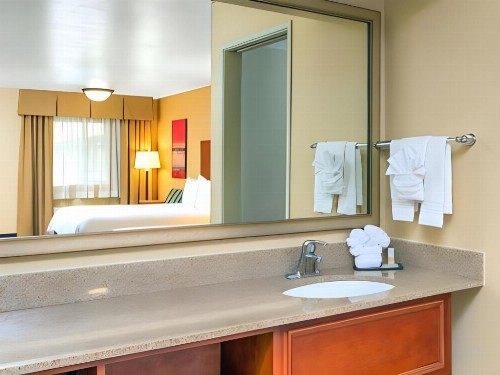 Independence 47 Hotel - image 22