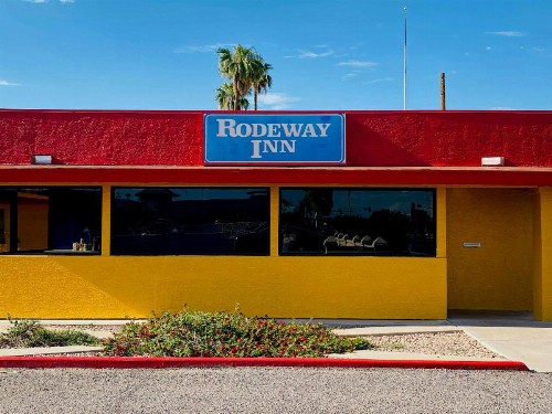 Rodeway Inn Old Town Scottsdale - image 4