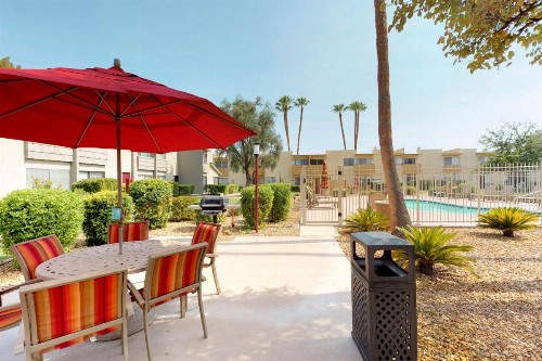 Camelback House - image 6