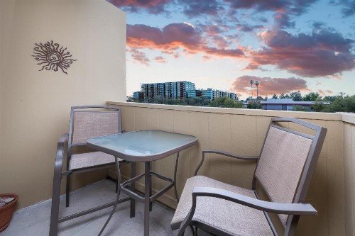Camelback House - image 9