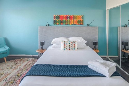 Chic 1BR near Fashion Square by WanderJaunt - image 6