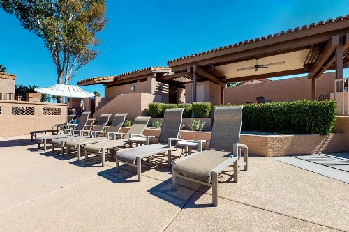 McCormick Lakeside Retreat - image 2