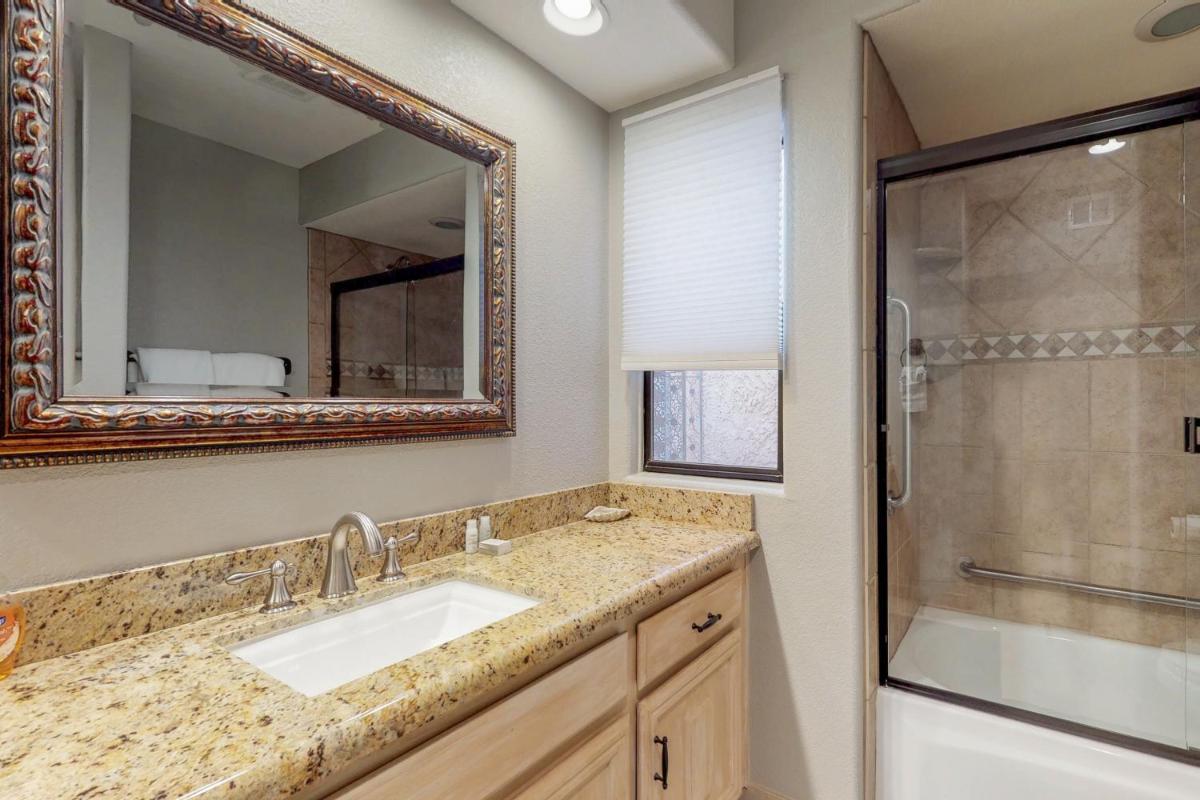 McCormick Lakeside Retreat - image 7