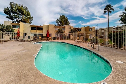 2 Bed 2 Bath Vacation home in Scottsdale - image 10