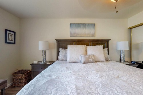 2 Bed 2 Bath Vacation home in Scottsdale - image 7