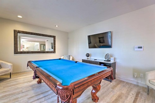 Bright Scottsdale Home - Lounge and Cook Poolside! - image 10