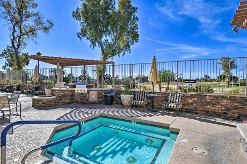 Condo w/ Pool Access - Near Downtown & Hikes!
